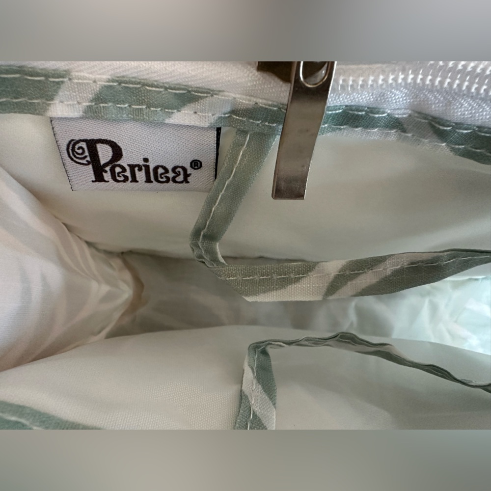 Stylish Green and White Purse Organizer - Picture 3 of 12